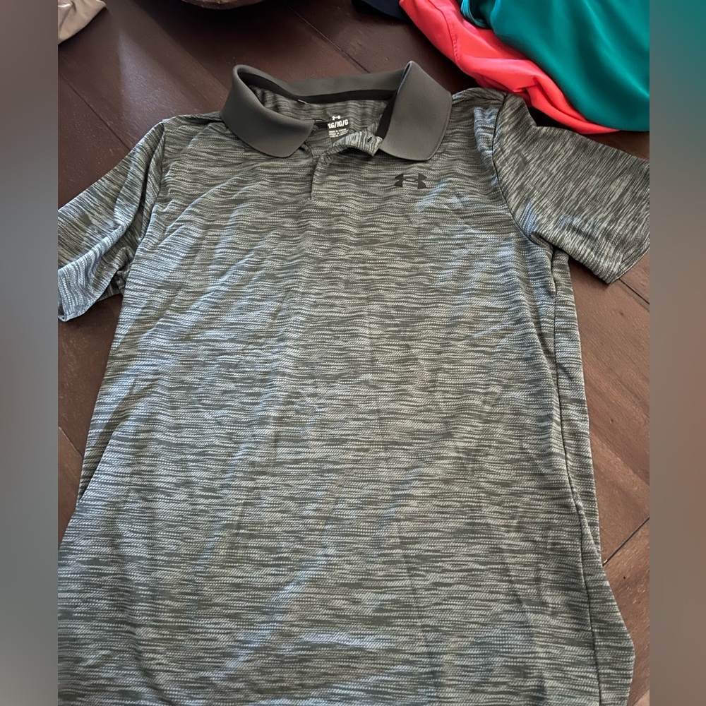 Under Armour collared shirt. Boys large. Great condition!